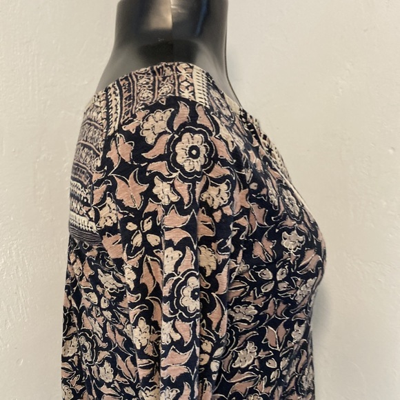 Lucky Brand Women’s Small Long Sleeve V-neck Shirt - Picture 5 of 13